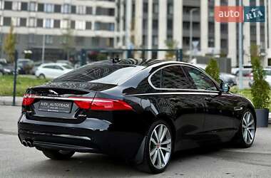 Седан Jaguar XF 2016 в  фото 17 Седан Jaguar XF 2016 в