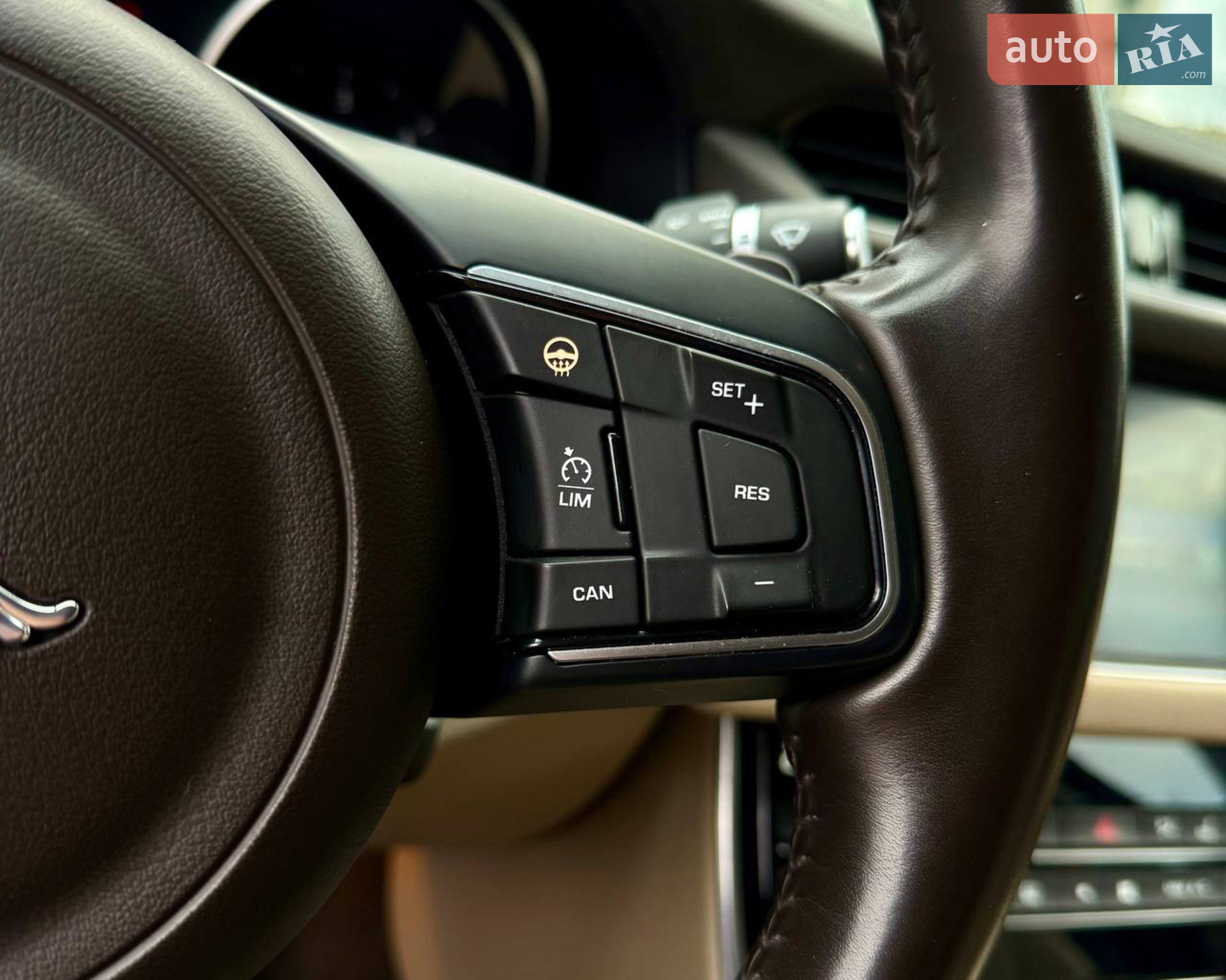 2016 Jaguar XF - мініатюра 24