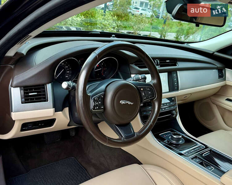 Седан Jaguar XF 2016 в Києві фото 35 Седан Jaguar XF 2016 в Києві