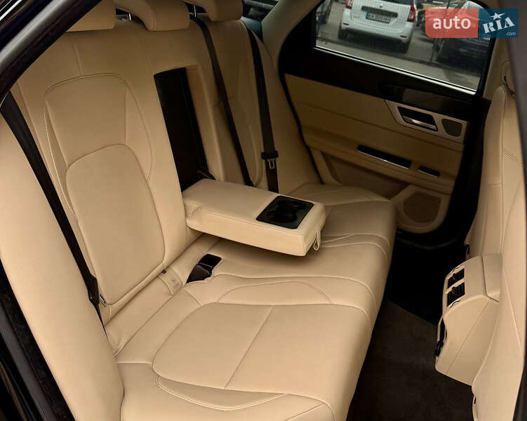 Седан Jaguar XF 2016 в Києві фото 41 Седан Jaguar XF 2016 в Києві