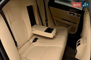 Седан Jaguar XF 2016 в  фото 41 Седан Jaguar XF 2016 в