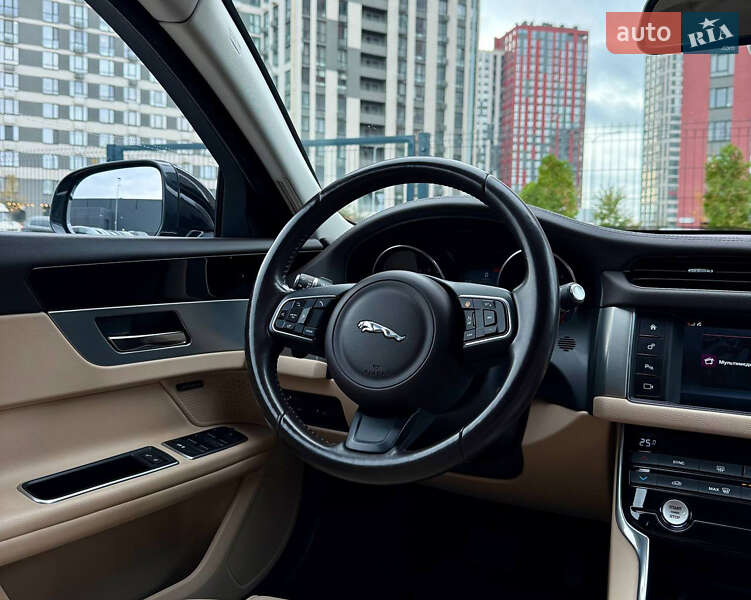Седан Jaguar XF 2016 в Києві фото 43 Седан Jaguar XF 2016 в Києві