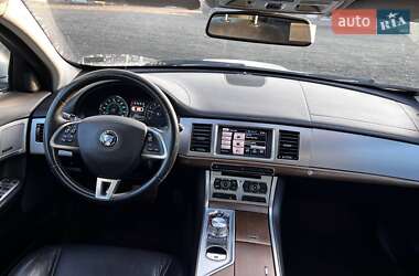 Седан Jaguar XF 2015 в  фото 17 Седан Jaguar XF 2015 в