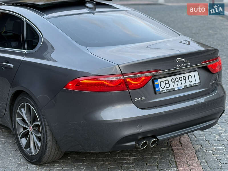 Седан Jaguar XF 2016 в Чернигове