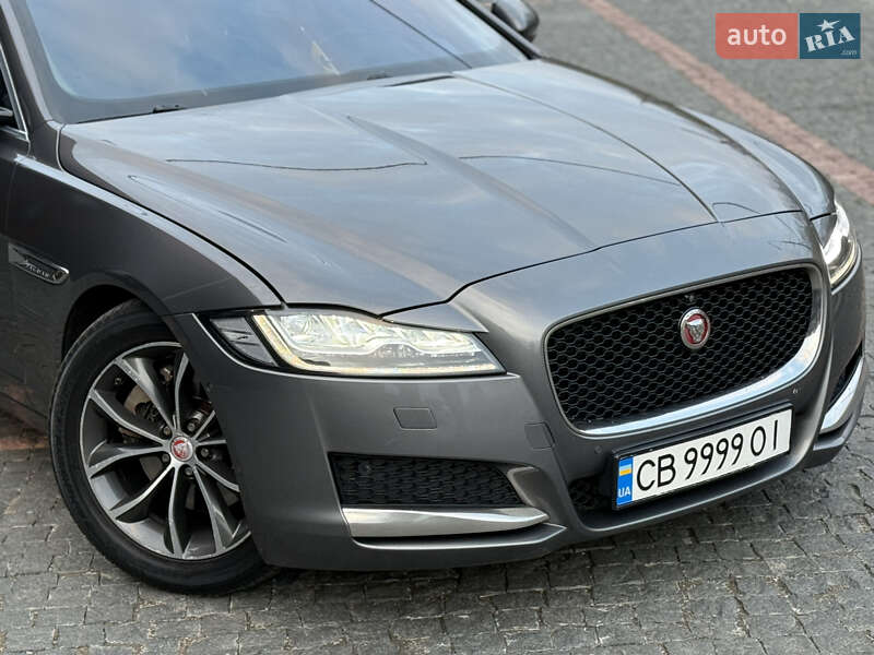Седан Jaguar XF 2016 в Чернигове