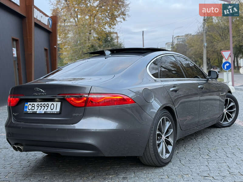 Седан Jaguar XF 2016 в Чернигове