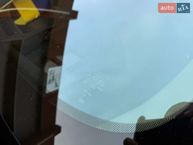 Седан Jaguar XF 2016 в Чернигове