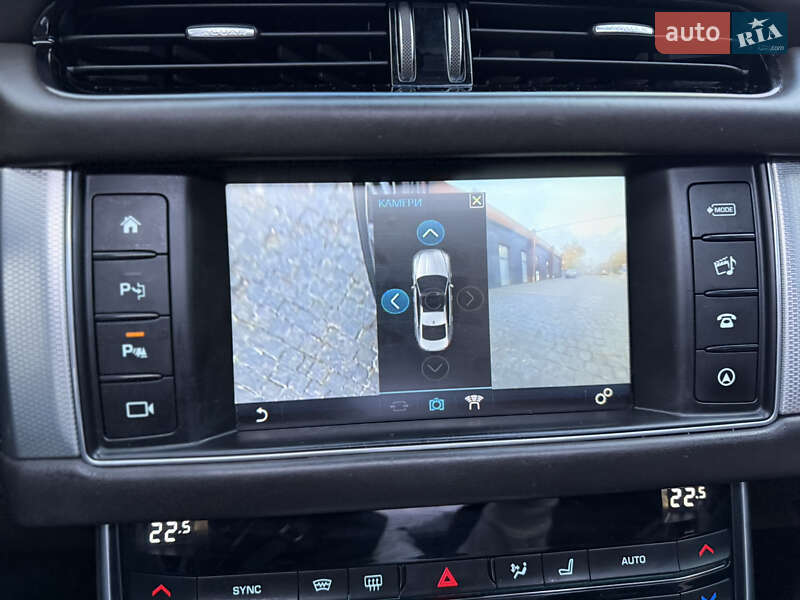 Седан Jaguar XF 2016 в Чернигове