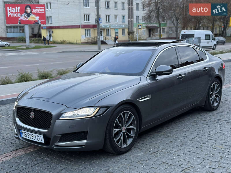 Седан Jaguar XF 2016 в Чернигове