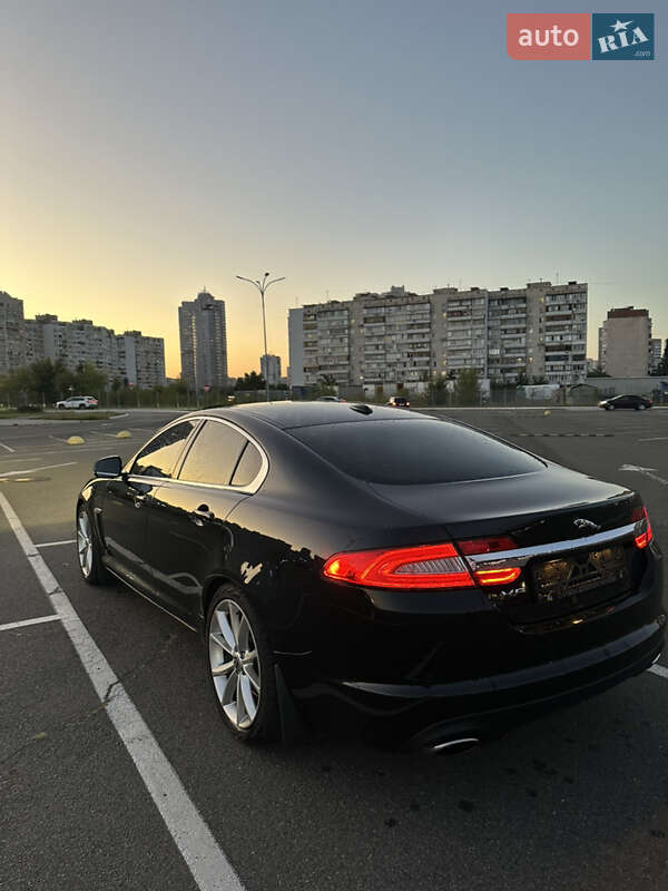 Седан Jaguar XF 2012 в Киеве