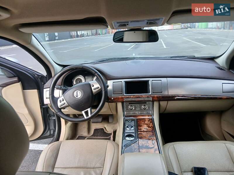 Седан Jaguar XF 2009 в Киеве фото 20 Седан Jaguar XF 2009 в Киеве