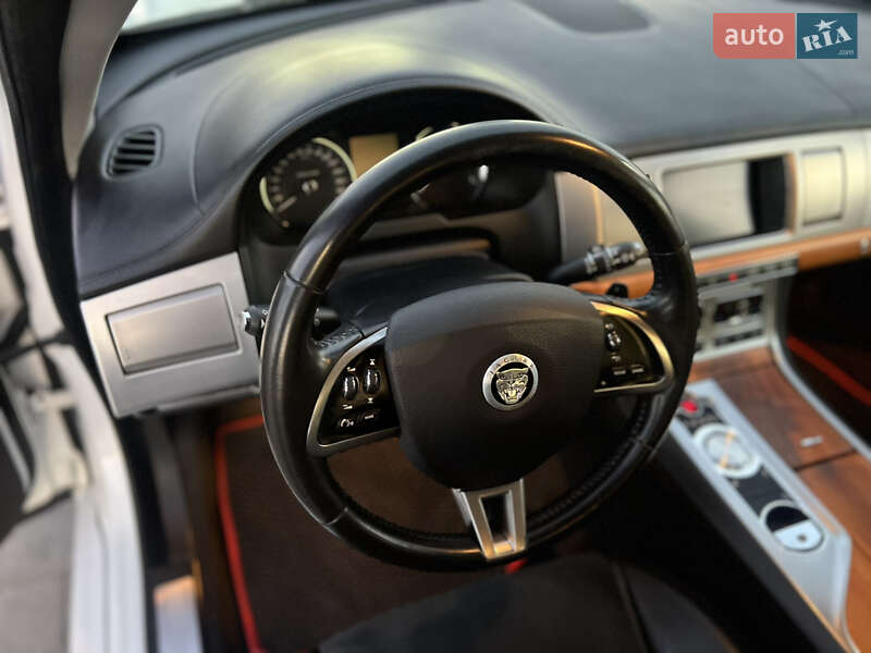 Седан Jaguar XF 2012 в Ужгороде фото 8 Седан Jaguar XF 2012 в Ужгороде