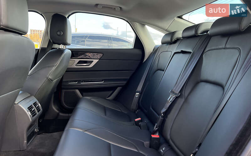 Седан Jaguar XF 2017 в Львове фото 18 Седан Jaguar XF 2017 в Львове