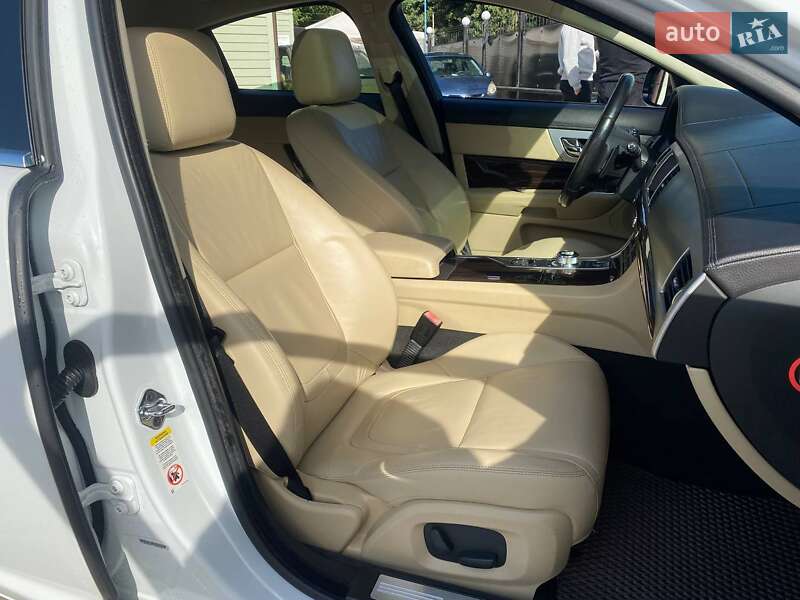 Седан Jaguar XF 2014 в Києві фото 12 Седан Jaguar XF 2014 в Києві