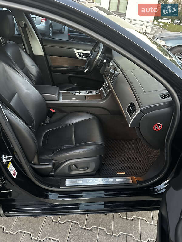 Седан Jaguar XF 2014 в Києві