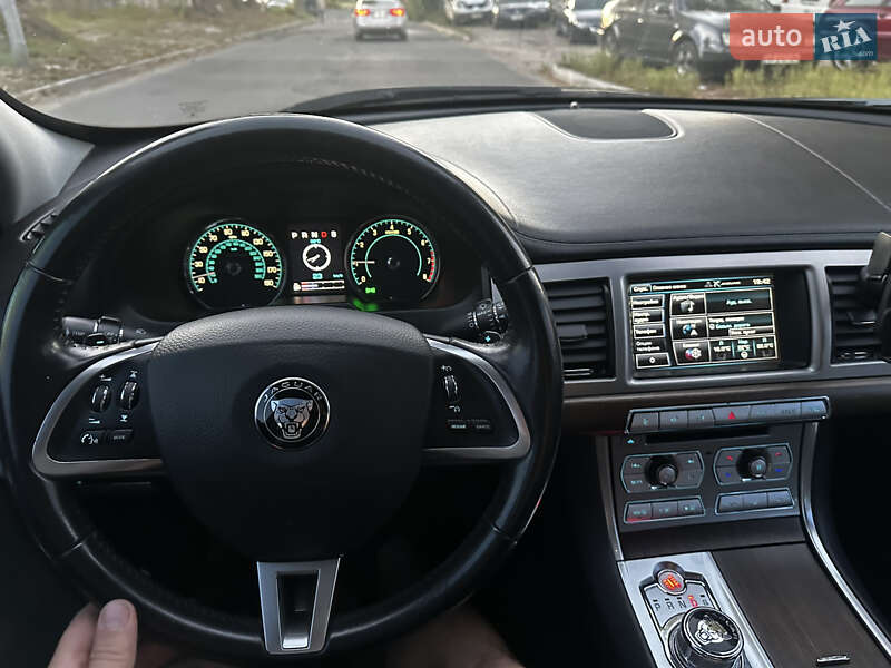 Седан Jaguar XF 2014 в Києві