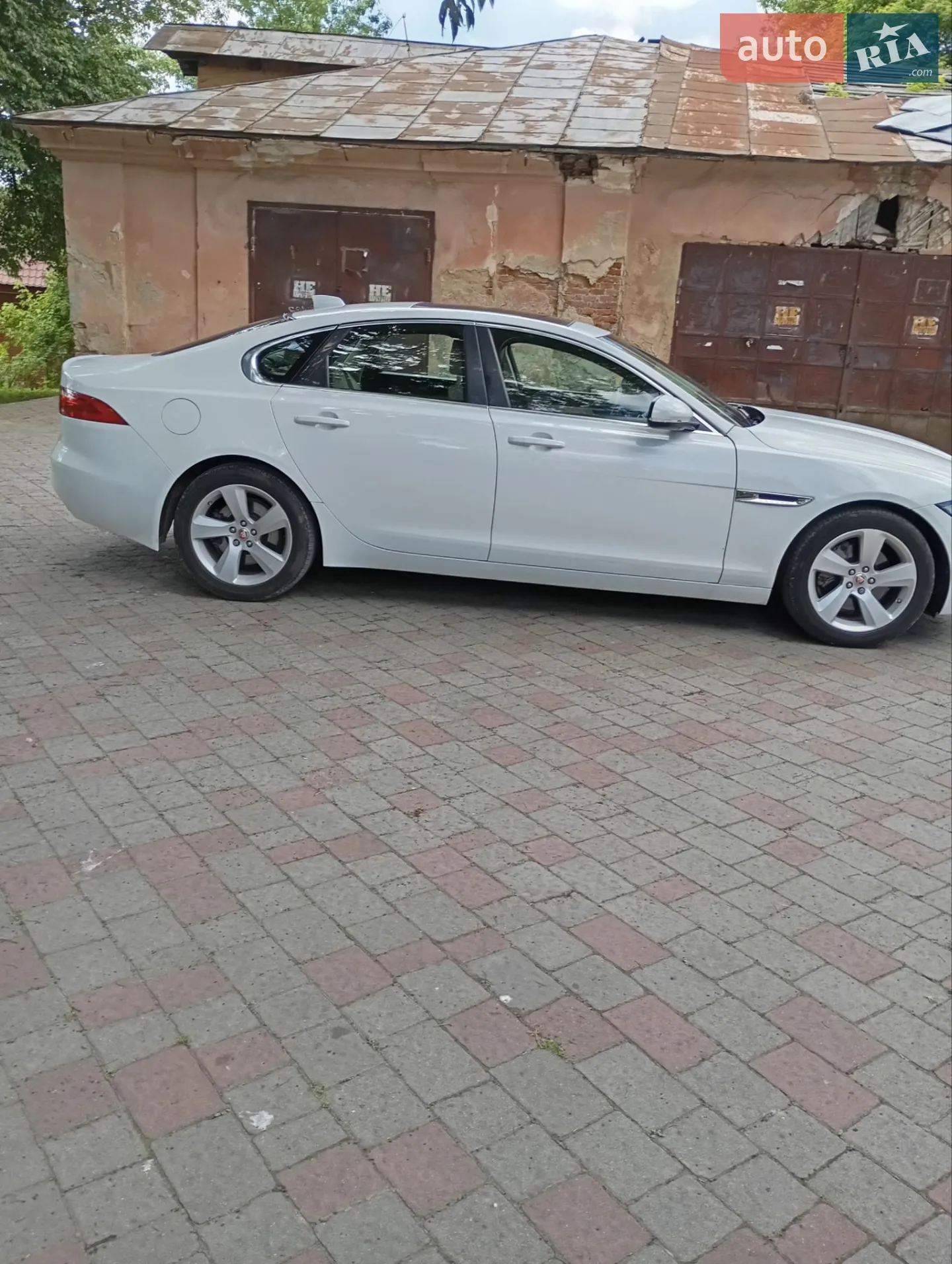 2016 Jaguar XF - мініатюра 3