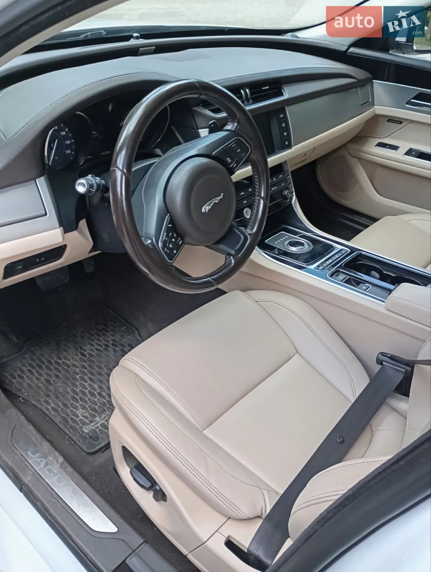 2016 Jaguar XF - мініатюра 14