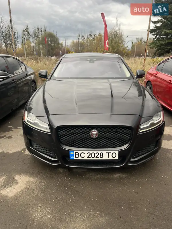 Jaguar XF