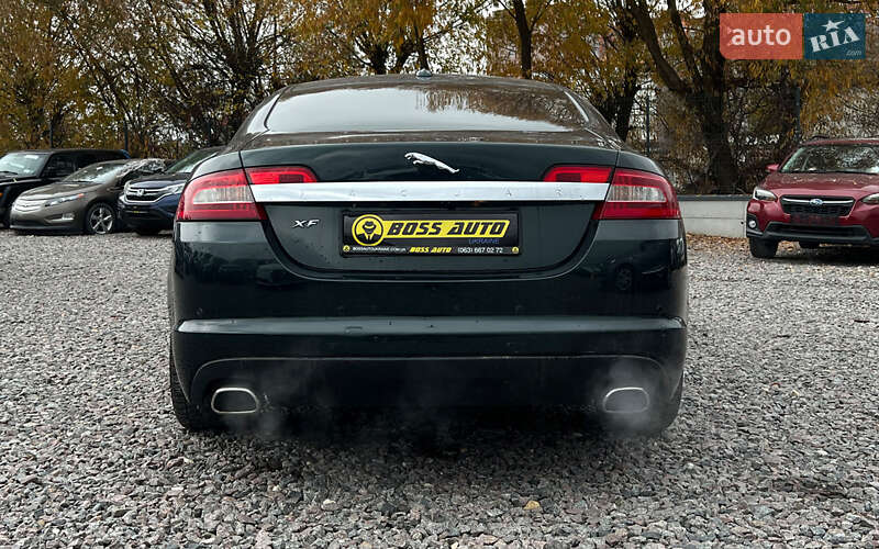 Седан Jaguar XF 2010 в Львове