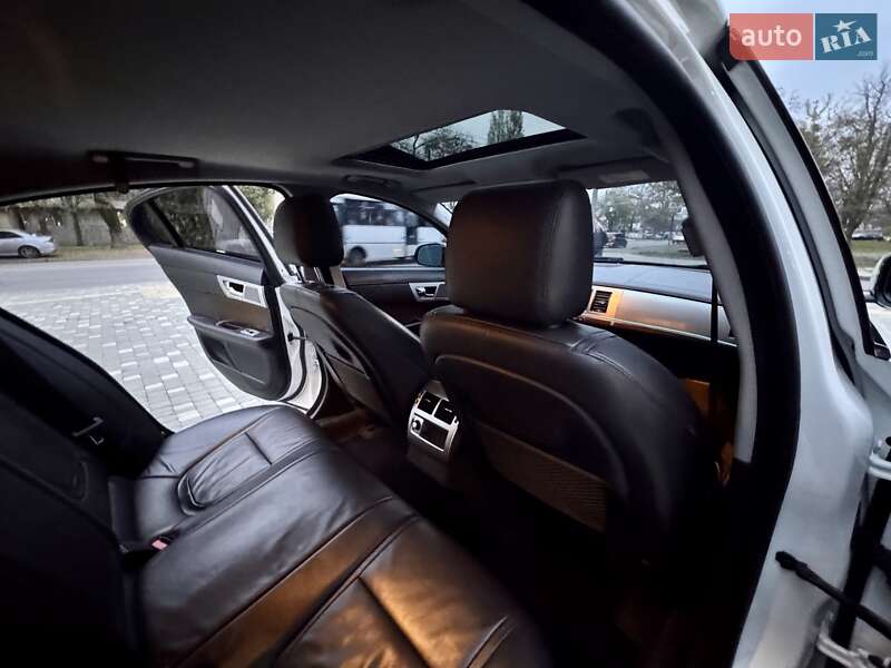 Седан Jaguar XF 2014 в Одессе фото 76 Седан Jaguar XF 2014 в Одессе