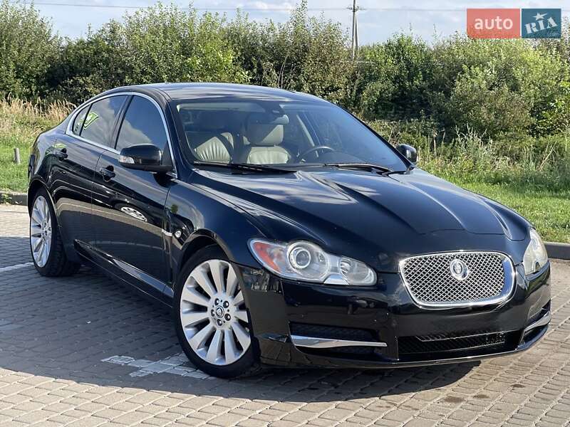 Седан Jaguar XF 2009 в Львове