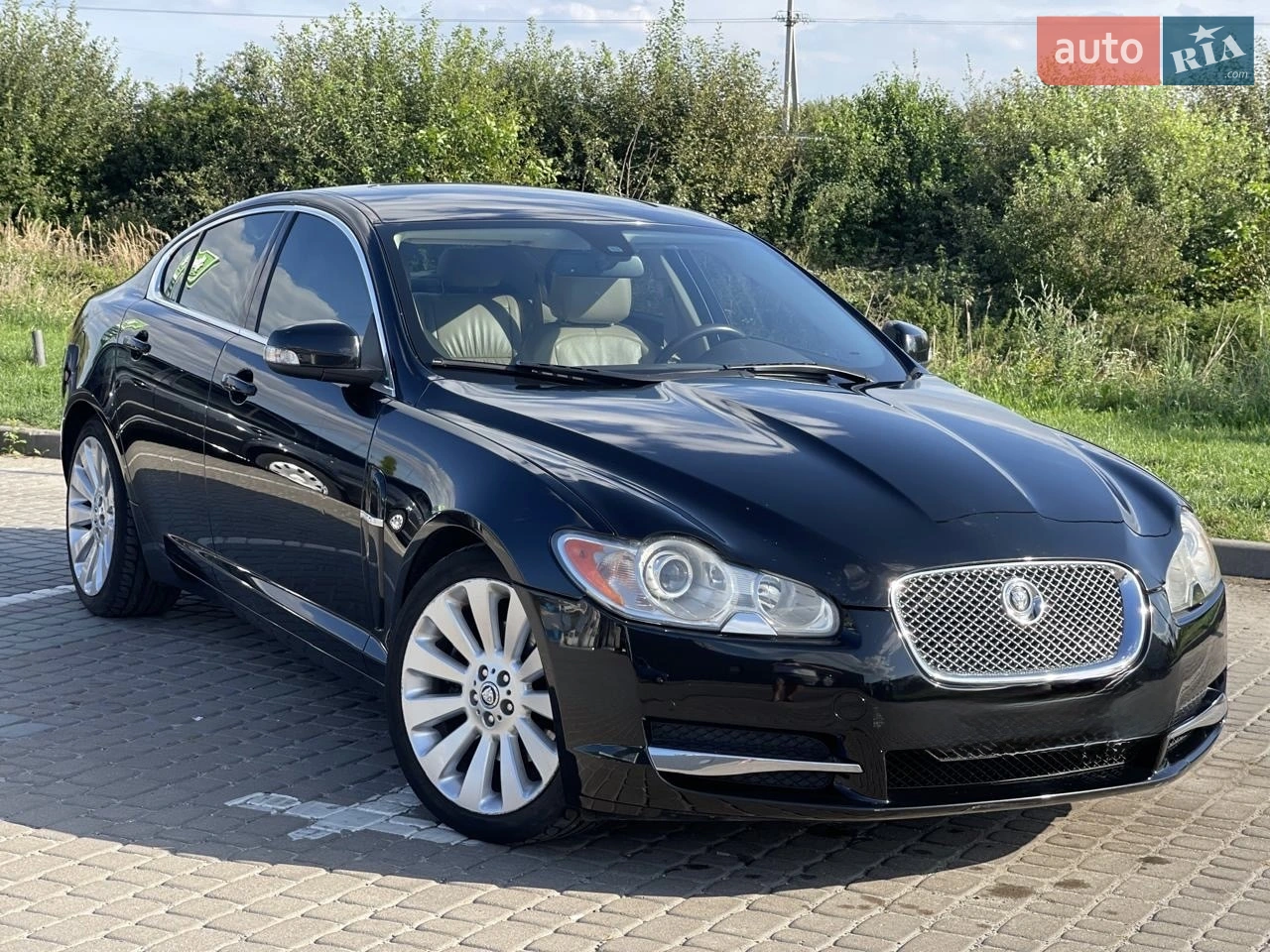 2010 Jaguar XF - мініатюра 19