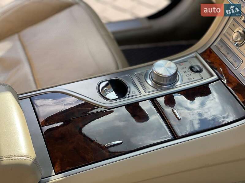 Седан Jaguar XF 2009 в Львове