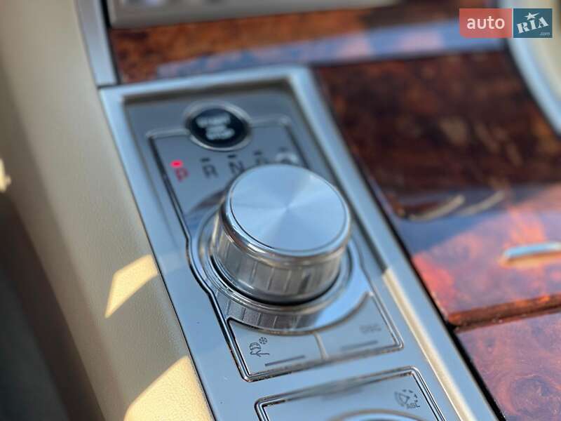 Седан Jaguar XF 2009 в Львове