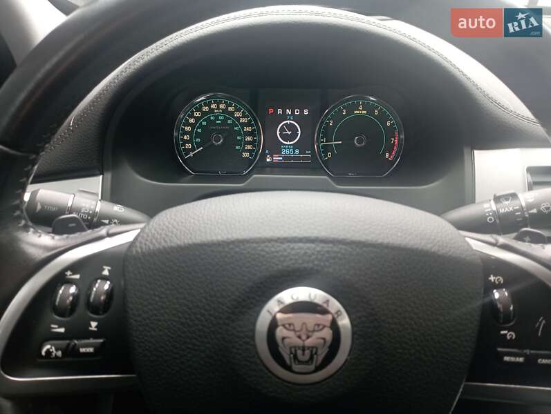 Седан Jaguar XF 2013 в Первомайську