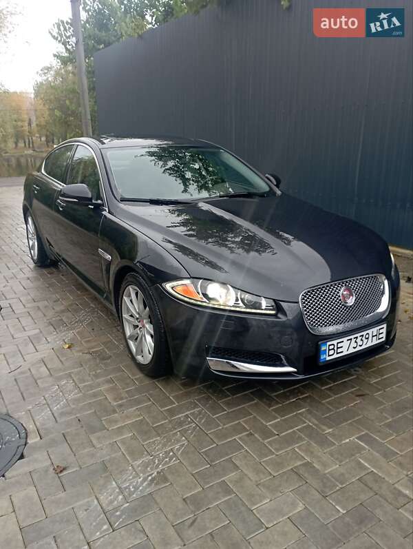 Седан Jaguar XF 2013 в Первомайську