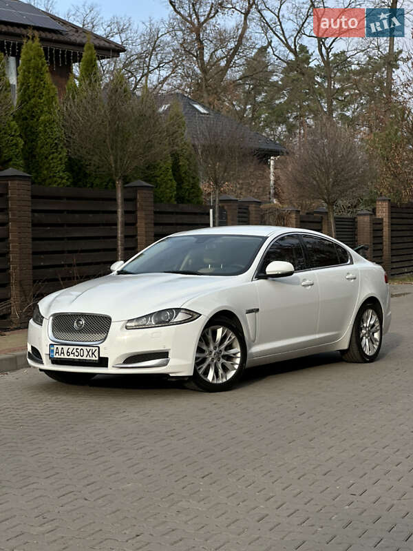 Седан Jaguar XF 2012 в Киеве