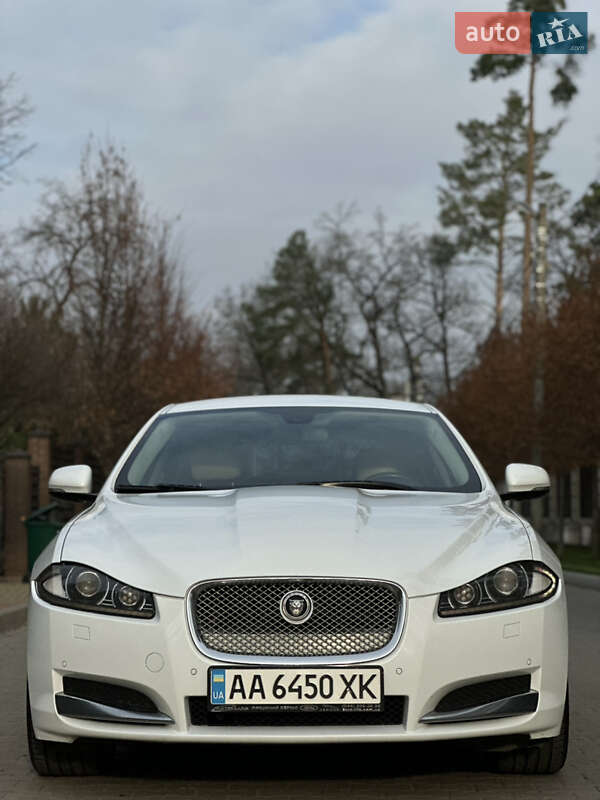 Седан Jaguar XF 2012 в Киеве