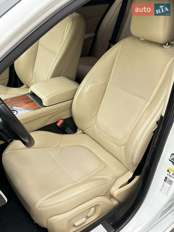 Седан Jaguar XF 2012 в Киеве