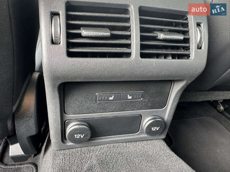 Седан Jaguar XF 2016 в Києві