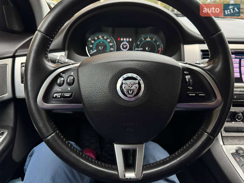 Седан Jaguar XF 2012 в Кропивницком