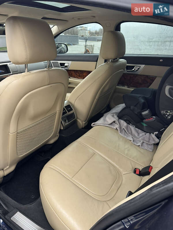 Седан Jaguar XF 2015 в Тернополе фото 7 Седан Jaguar XF 2015 в Тернополе