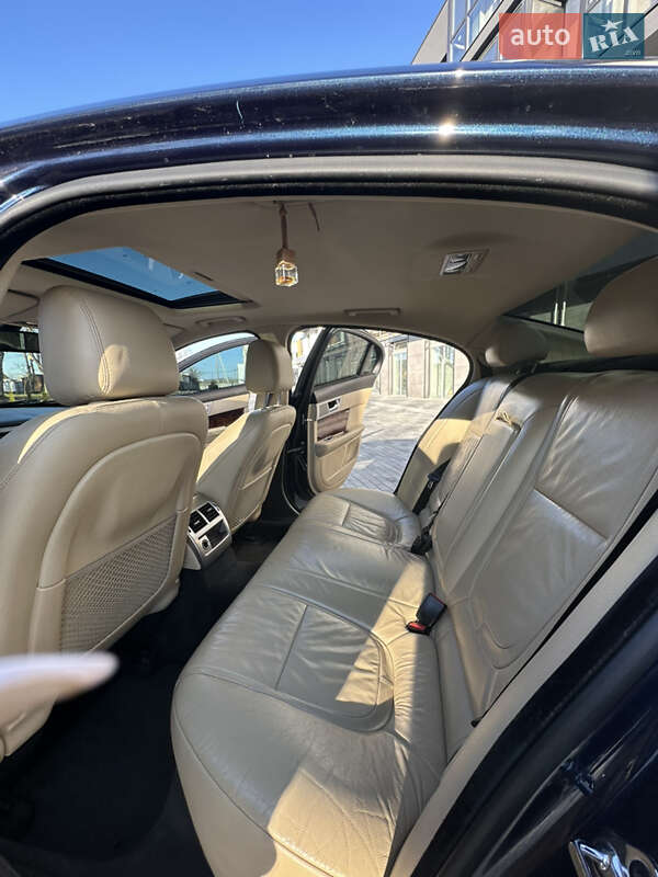 Седан Jaguar XF 2013 в Виннице