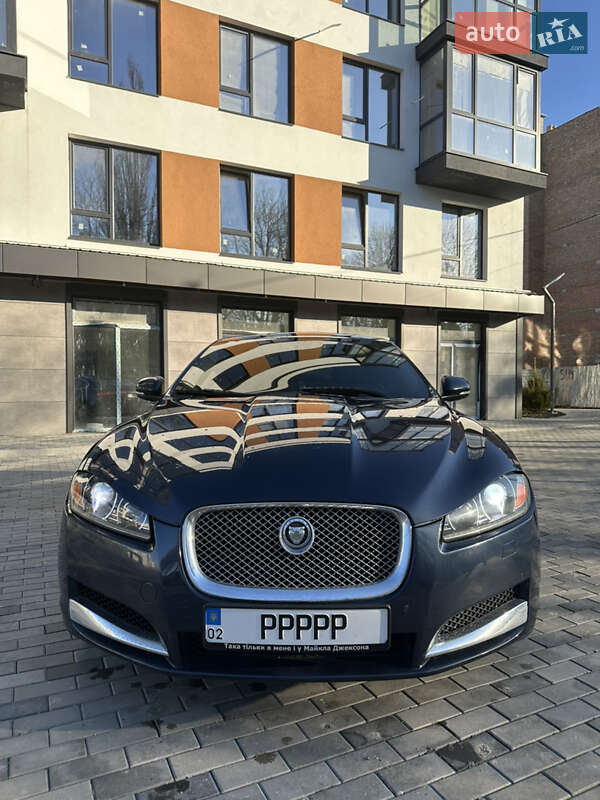 Седан Jaguar XF 2013 в Виннице