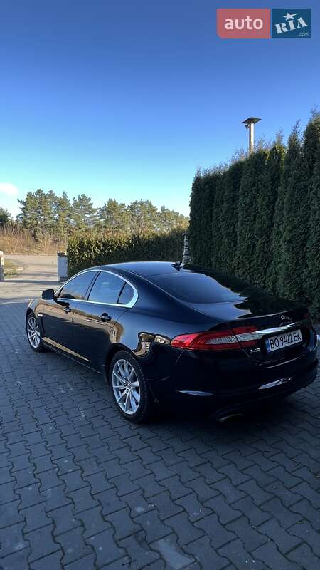 Седан Jaguar XF 2014 в Волочиську