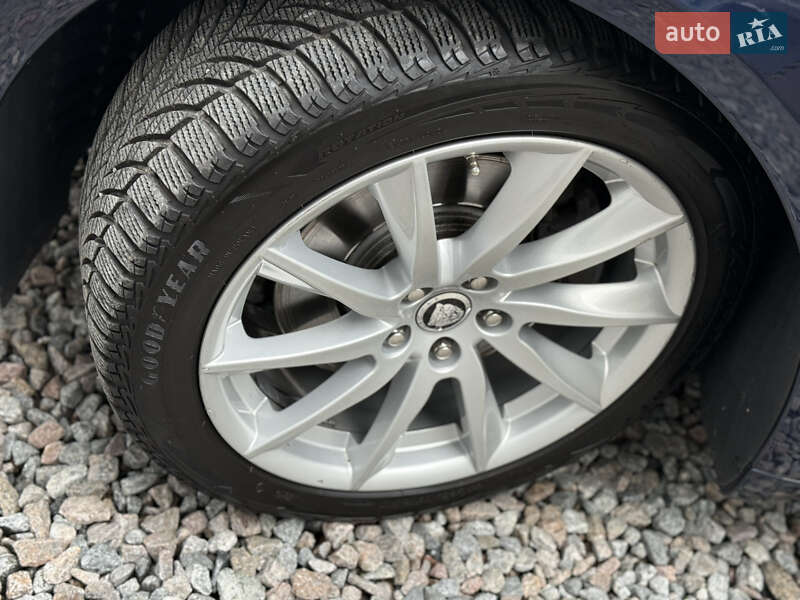 Седан Jaguar XF 2013 в Києві