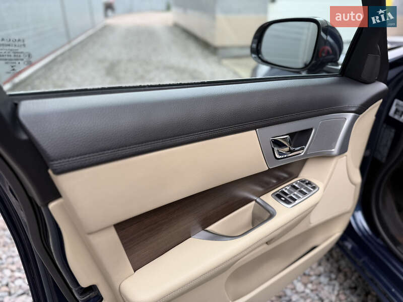 Седан Jaguar XF 2013 в Києві