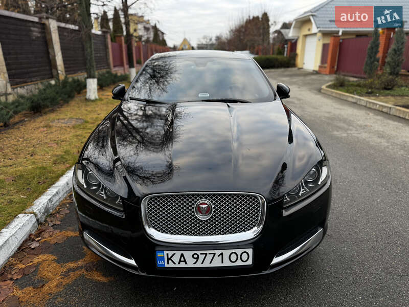 Седан Jaguar XF 2013 в Киеве