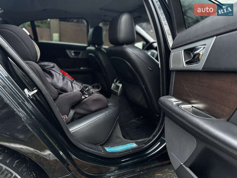 Седан Jaguar XF 2013 в Киеве