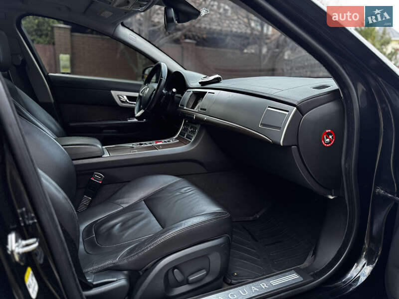 Седан Jaguar XF 2013 в Киеве