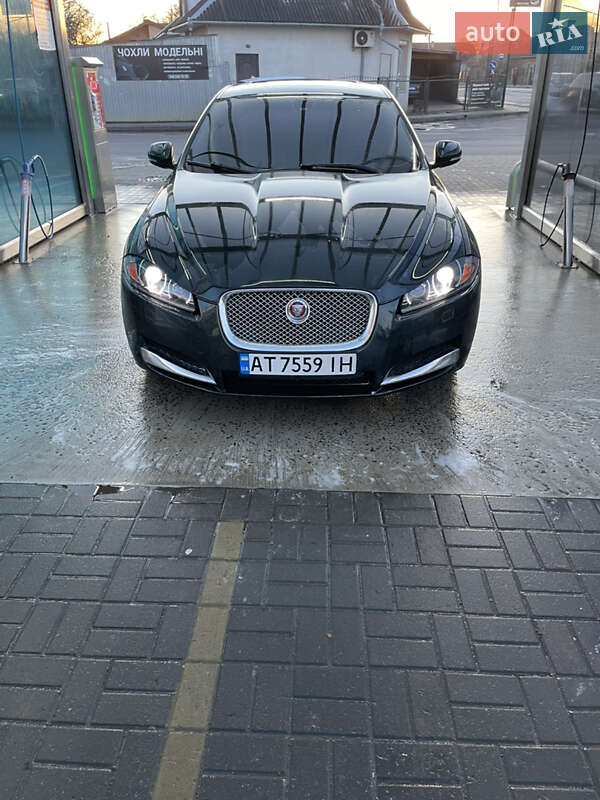 Седан Jaguar XF 2014 в Ивано-Франковске
