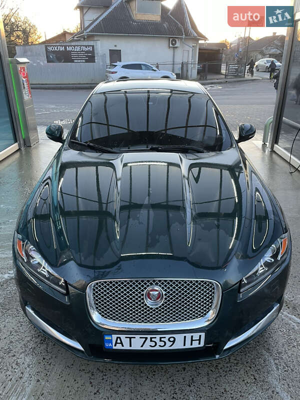 Седан Jaguar XF 2014 в Ивано-Франковске