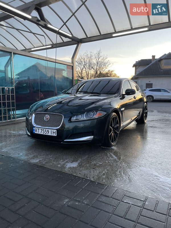 Седан Jaguar XF 2014 в Ивано-Франковске