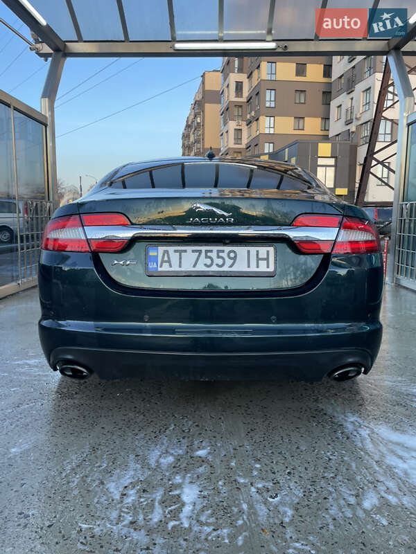 Седан Jaguar XF 2014 в Ивано-Франковске