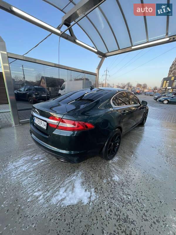 Седан Jaguar XF 2014 в Ивано-Франковске